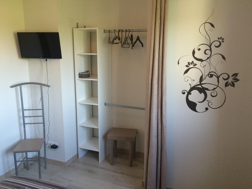 Gite Le Petit Pied-A-Terre La Chapelle-Saint-Sauveur  Dış mekan fotoğraf
