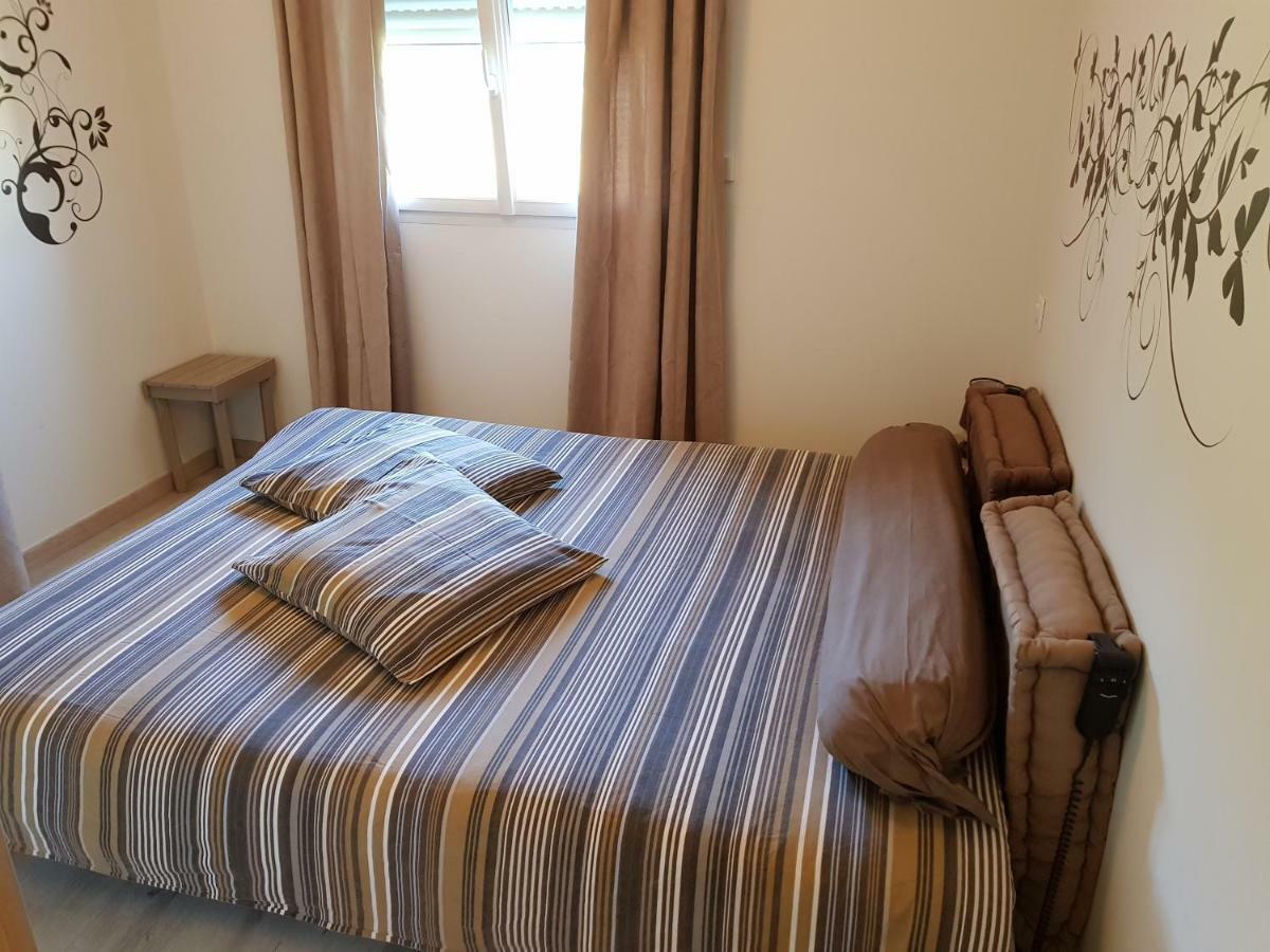 Gite Le Petit Pied-A-Terre La Chapelle-Saint-Sauveur  Dış mekan fotoğraf